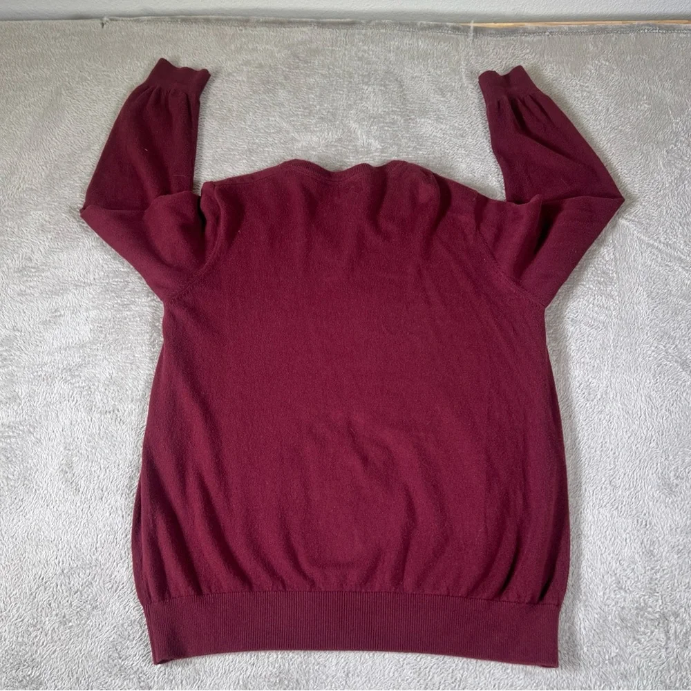 L.L. Bean maroon‎ V-neck men’s sweater  Large